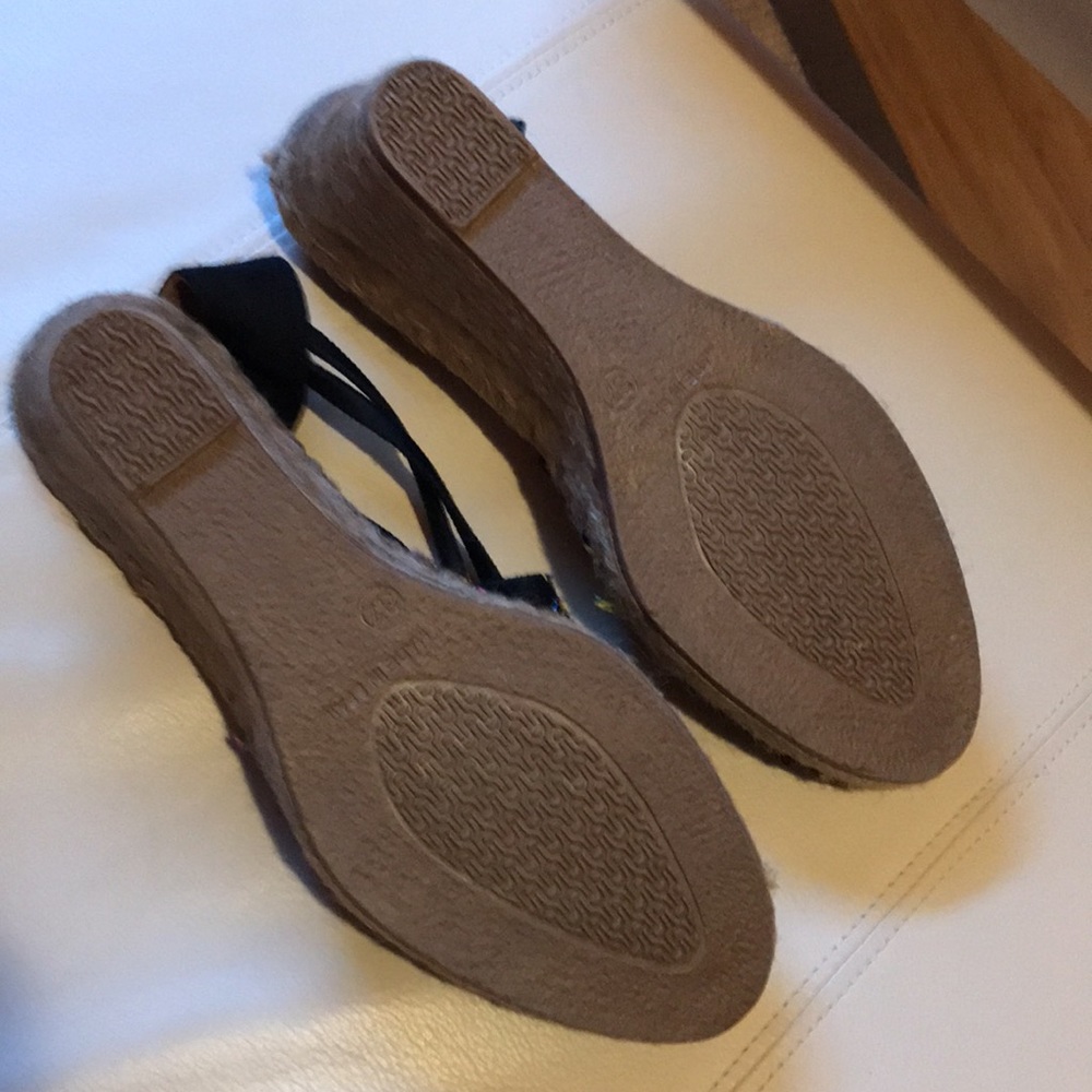 New Wedge Shoes - Picture 5 of 5